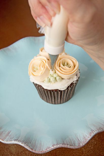 Comment faire Buttercream Roses ruban avec vidéo, le Bearfoot Baker