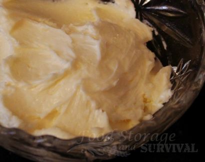 Comment faire du beurre avec un Baratte à beurre - Conservation des aliments et la survie