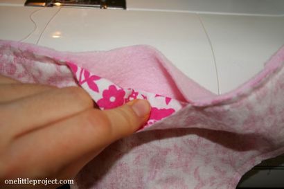 Comment faire des couches en tissu pour un bébé poupée