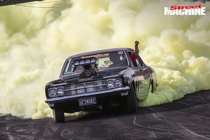 Wie farbiger Burnout Rauch, Street Machine machen