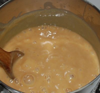 Wie man Dulce de Leche (Thick Karamell-Soße)