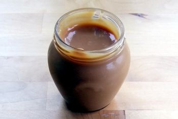 Wie man Dulce de Leche (Thick Karamell-Soße)