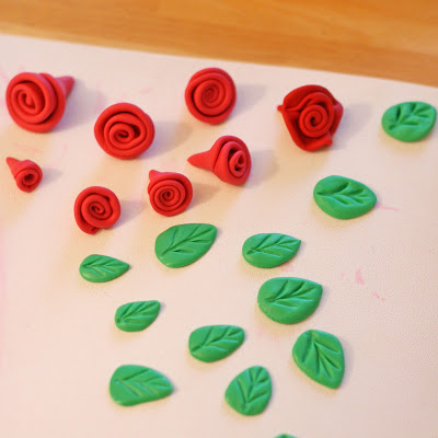 Comment faire des roses et des feuilles Fondant - Treats Glorieuses