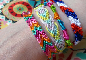 Comment faire des bracelets d'amitié - Blog Hobbycraft