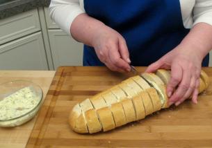 Comment faire Pain à l'ail Pour commencer la cuisson