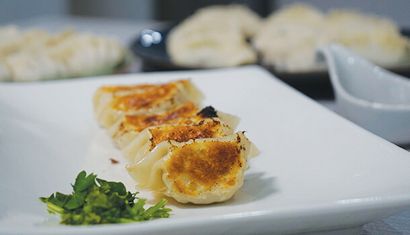 Wie man Gyoza, Japanisch Fried Knödel Rezept, HuffPost