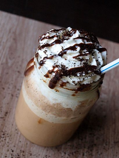 Comment faire Homemade Starbucks Frappuccino, Delishably