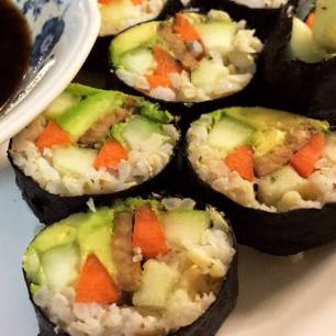 Wie macht man hausgemachte Sushi Nori Rolls! Heather F Collins