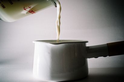 Comment faire maison de lait condensé sucré, HuffPost