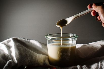 Comment faire maison de lait condensé sucré, HuffPost