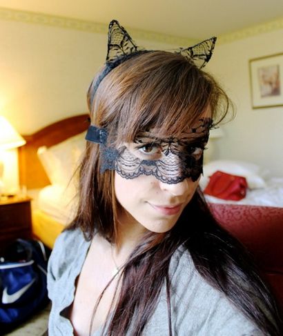 Wie man Spitze Katze-Ohr für ein DIY Catwoman-Kostüm