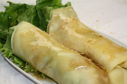 Comment faire Lumpiang Sariwa, Lumpia de légumes frais avec maison Egg Wrapper et sauce douce -