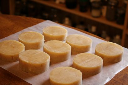 Comment faire la farine d'avoine au miel savon dans un Crock Pot - La Ferme Wife Nerdy