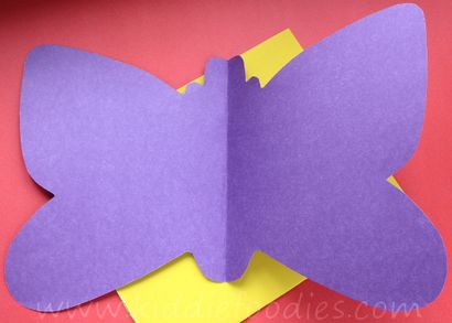 Comment faire des ailes de papillon en papier - costume enfants bricolage - Kiddie Foodies