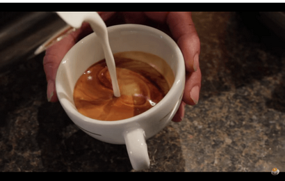 Comment faire Latte Art Parfait avec du lait cuit à la vapeur, faire