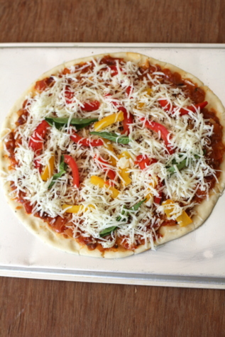 Wie macht man Pizza zu Hause - Selbst gemachte Pizza-Rezept - Easy Pizza-Rezept