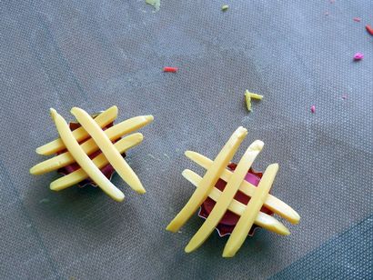 Wie man Fimo-Kuchen Ohrringe mit Mini-Kronkorken wie Pfannen machen! Ringe und Dinge