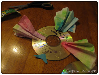 Comment faire suncatcher de poissons arc-en-utilisant de vieux CD
