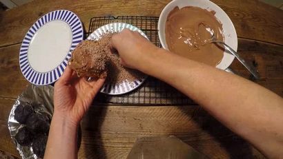 Comment faire Scotch Crème Oeufs recette combine avec un gâteau favori Cadbury et plus de chocolat -