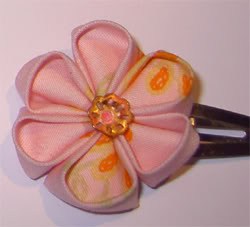 Comment faire des fleurs en tissu semi-kanzashi style (partie 1), Offbeat Bride