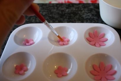 Comment faire des fleurs simples - sugarpaste gâteaux, fait cuire au four - biscuits