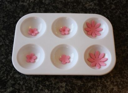 Comment faire des fleurs simples - sugarpaste gâteaux, fait cuire au four - biscuits