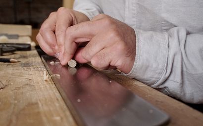 Wie man starke Holzpflöcken Without A ANKER Stellen