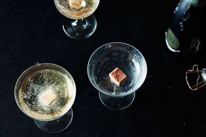 Wie man Zuckerwürfel für Genius Champagner Cocktails