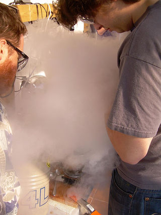 Comment faire de Super-Cool Party Frozen Cocktails avec l'azote liquide 9 étapes