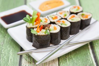 Comment faire Sushi - Un facile tutoriel! A Taste of deux plaques