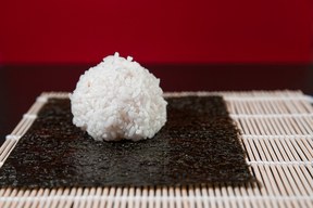 Wie man Sushi-Reis zu Hause