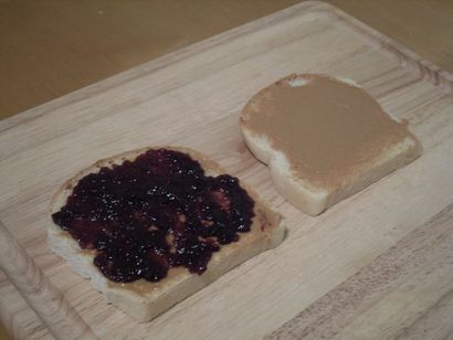 Comment faire le sandwich au beurre d'arachide parfait et Jelly 6 étapes (avec photos)