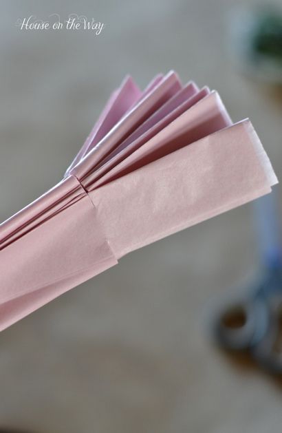 Comment fabriquer du papier tissu pompons en différentes tailles - Maison sur la voie