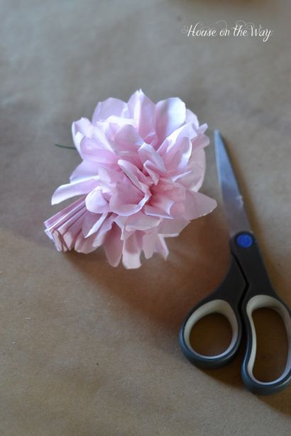 Comment fabriquer du papier tissu pompons en différentes tailles - Maison sur la voie