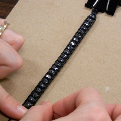 Wie man wickelte Lederarmbänder machen - Ringe und Dinge