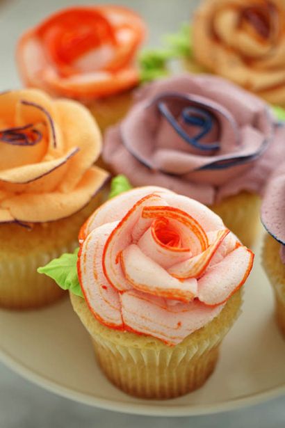 Wie man Rohr Icing Roses - Zoe Bakes