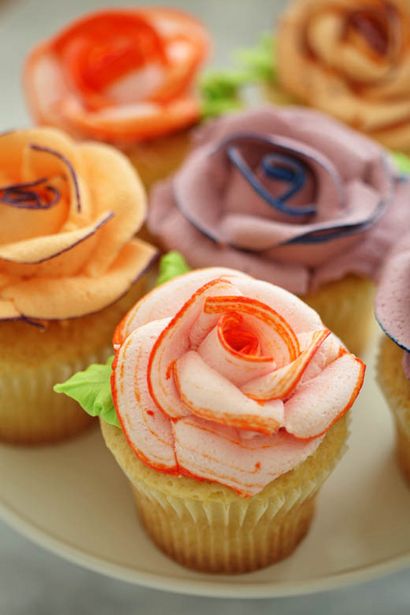 Comment tuyaux Glaçage Roses - Zoe Bakes