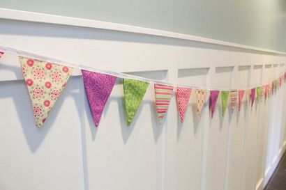 Wie ein einfaches doppelseitigen DIY Pennant Banner nähen - The Happy Housie