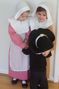 How-To Kinder nähen - s Pilgrim Kostüme für weniger als $ 5, Kleine Sinners