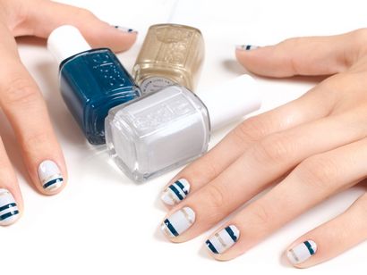 How-To Shimmer - Stripes Manucure Nail Art, Beautezine