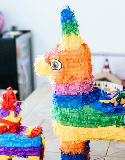 Comment lancer un adulte Parti Piñata, Vénus Piégé dans Mars, Dallas