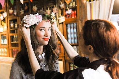 Comment porter des couronnes de fleurs sans ressembler à une demoiselle d'honneur - le New York Times