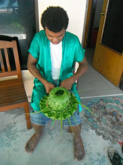 Comment Tisser un chapeau de noix de coco Out feuilles, bois Jenny