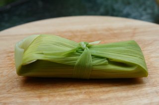 Humitas ou gâteaux de maïs frais cuits à la vapeur