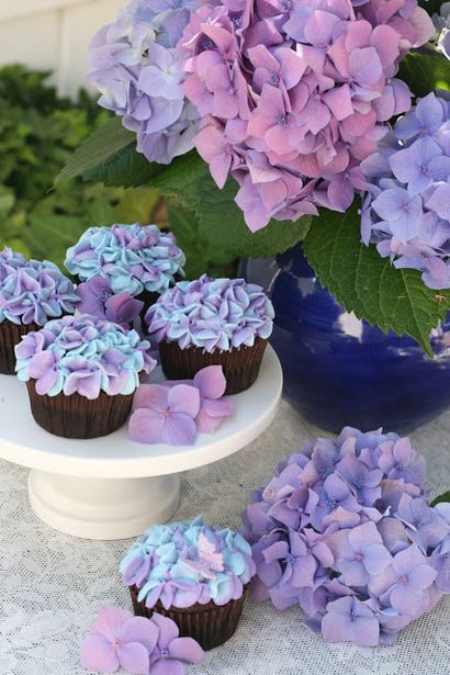 Hydrangea Cupcakes - Glorious Treats