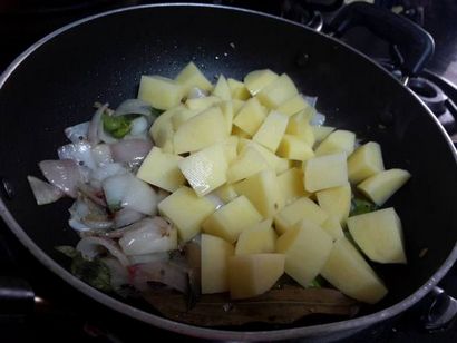 Idiyappam- Noolappam avec pommes de terre Curry Recette- Kerala Teashop style petit-déjeuner, Recettes Swad