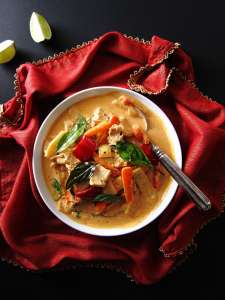 Pot instantanée Thai Red Curry au poulet - Peinture La cuisine rouge