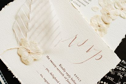 Irina Roman - s Pressé de fleur Invitations de mariage (__gVirt_NP_NN_NNPS<__ romain) Irina Roman - s Pressé de fleur Invitations de mariage