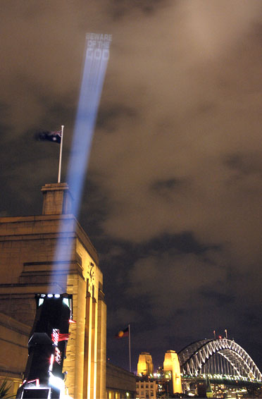 Ist ein Scheinwerfer wie der Bat-Signal möglich Skeptikern Stapelaustausch