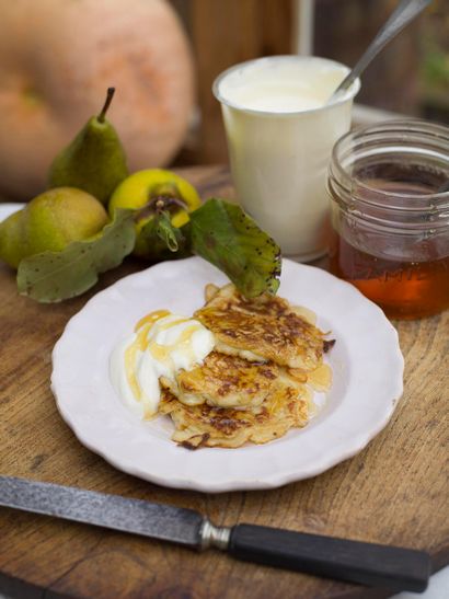 Jamie Oliver nous montre comment faire ses délicieuses crêpes à la banane pour le mardi gras